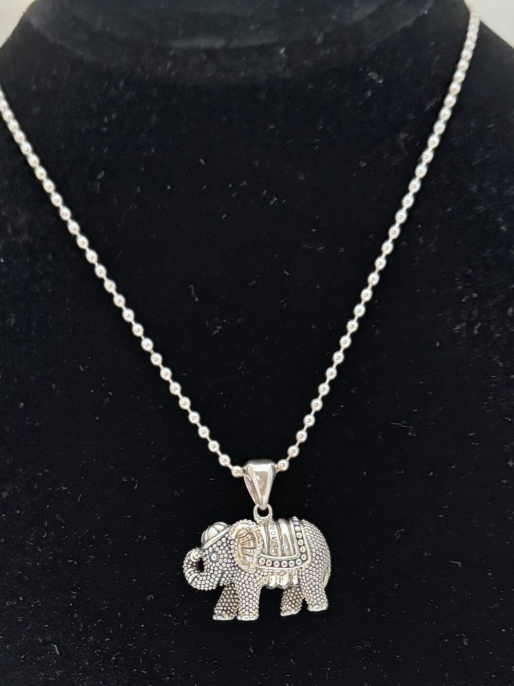 LAGOS RARE WONDERS CAVIAR ELEPHANT PENDANT & CHAIN